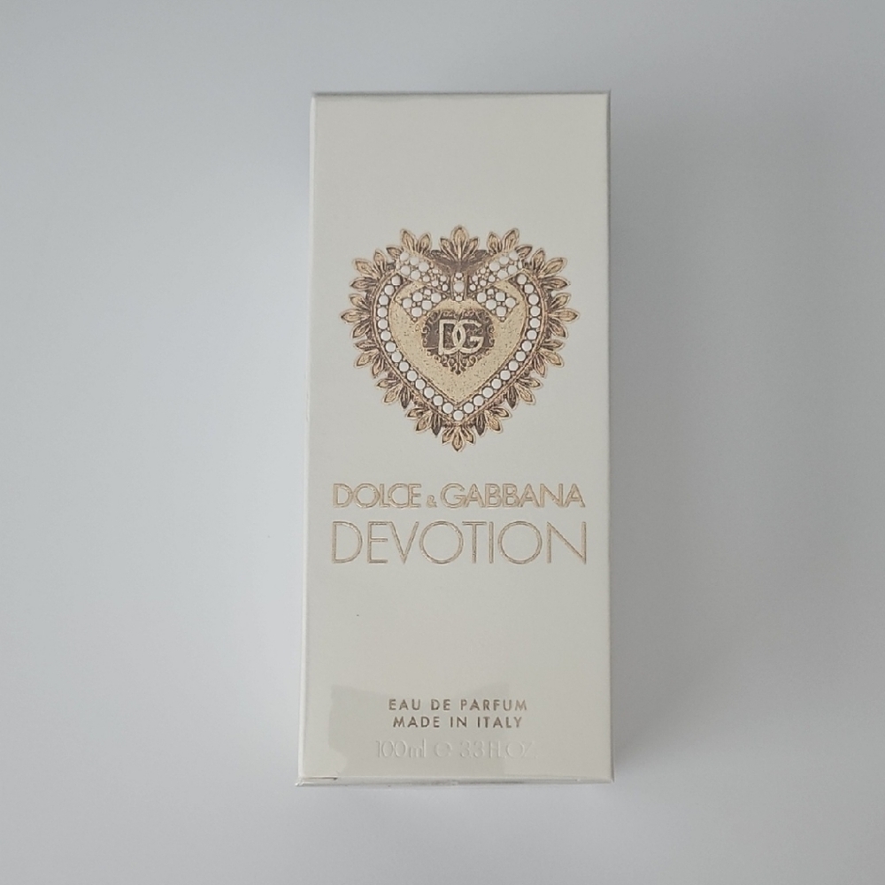 Dolce & Gabbana Cream and Gold Scent W/Box NWT